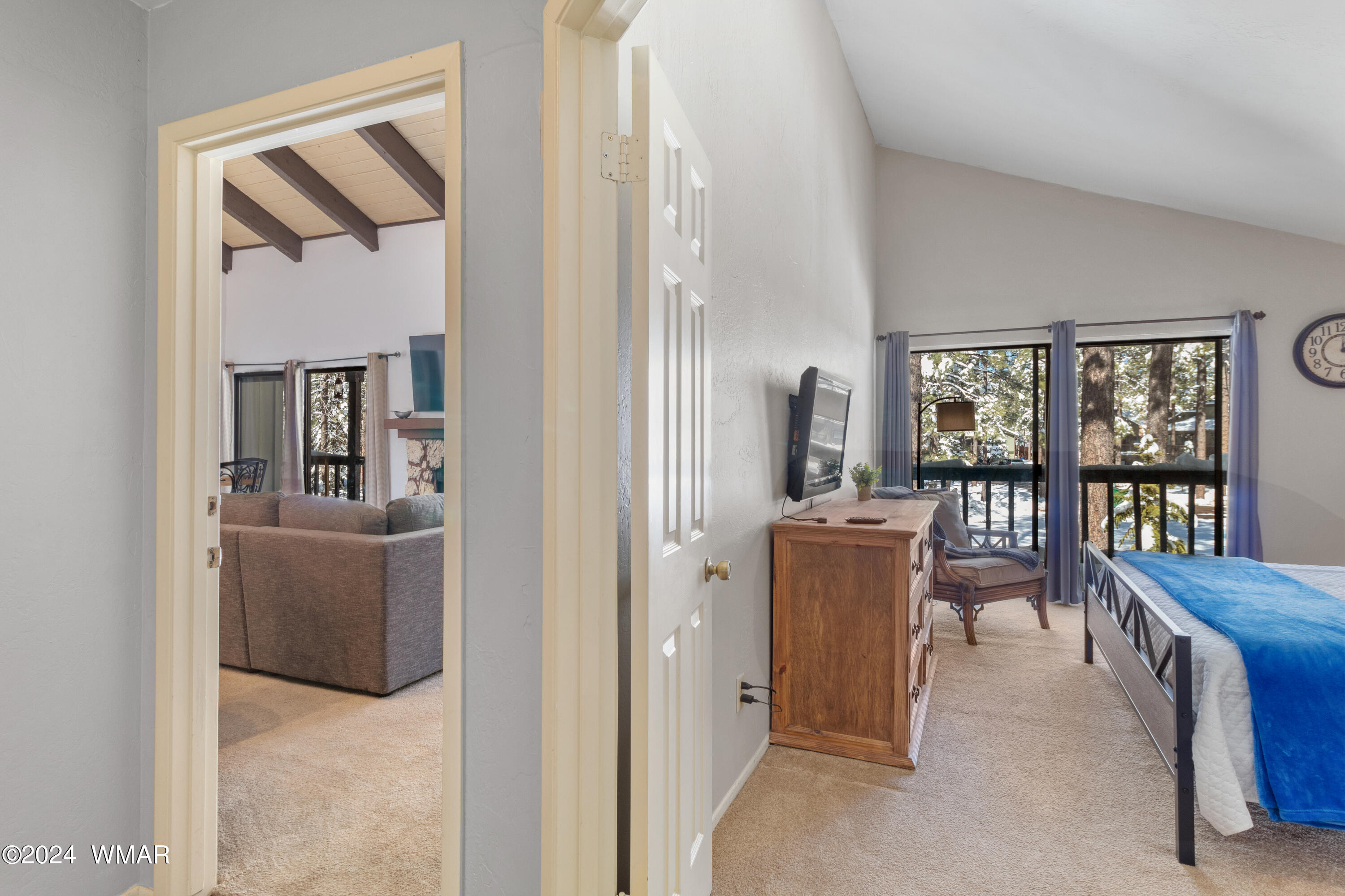 4539 Resort Loop, Unit 9A Pinetop, AZ 85935 - Photo 15 of 25 Primary bedroom