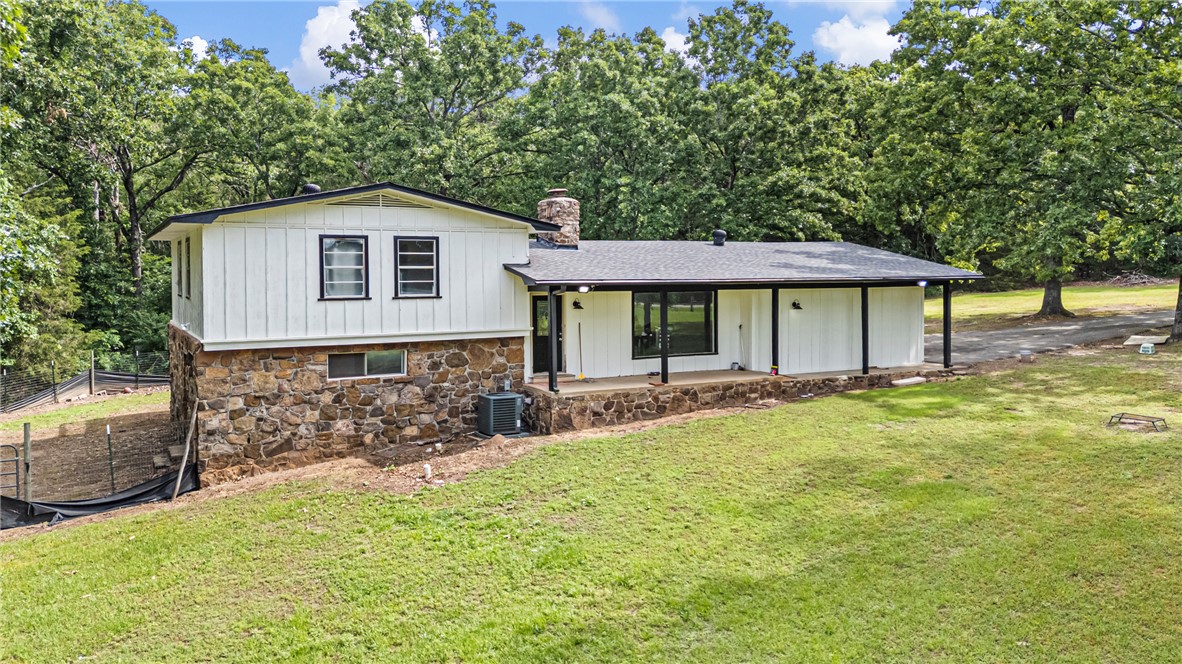 1878 Paradise Acres Road Russellville, AR 72802 - Photo 13 of 53 Gallery Image 13