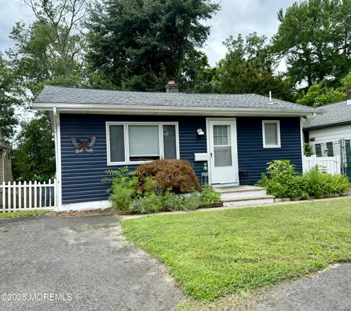 $425,000 | 13 Middlesex Avenue, Keyport, NJ 07735