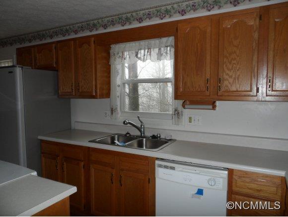 75 Uplands Road Brevard, NC 28712 - Photo 4 of 17 Gallery Image 4