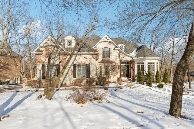 $1,075,000 | 691 Reserve Court, South Elgin, IL 60177