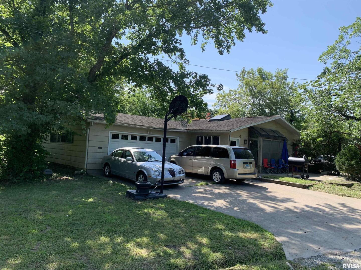 5281-5287 Country Club Road, Unit 2 Murphysboro, IL 62966 - Photo 16 of 27 a house view with a garden space