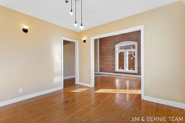 $369,900 | 17 West 10th Street, Unit 420, Holland, MI 49423