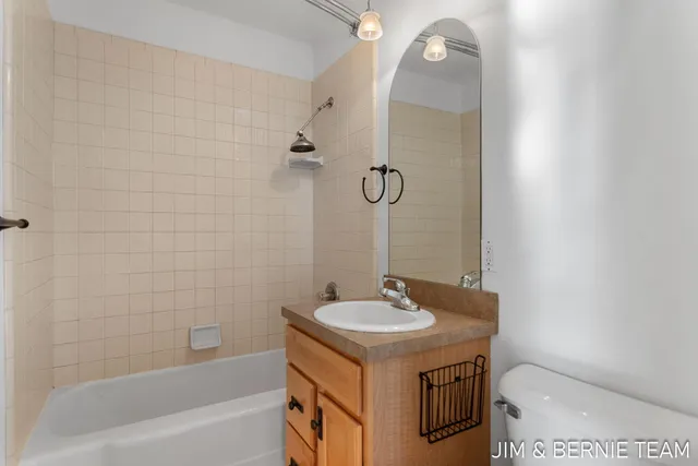 $369,900 | 17 West 10th Street, Unit 420, Holland, MI 49423