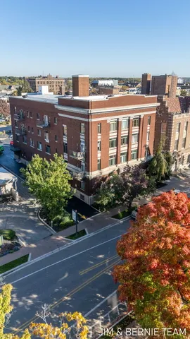 $369,900 | 17 West 10th Street, Unit 420, Holland, MI 49423