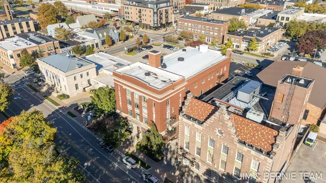 $369,900 | 17 West 10th Street, Unit 420, Holland, MI 49423