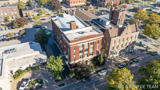 $369,900 | 17 West 10th Street, Unit 420, Holland, MI 49423