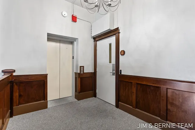 $369,900 | 17 West 10th Street, Unit 420, Holland, MI 49423