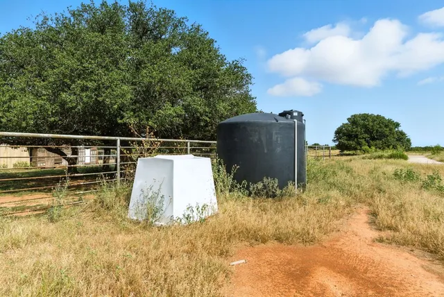 $2,000,000 | 200 Strother Road, Newcastle, TX 76372