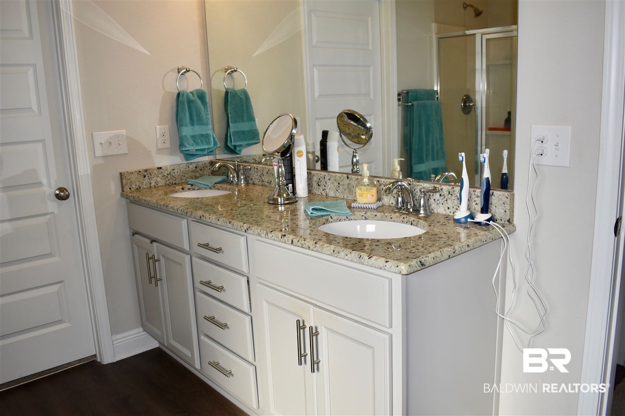 636 Harahan Lane Foley, AL 36535 - Photo 16 of 40 Master Bathroom