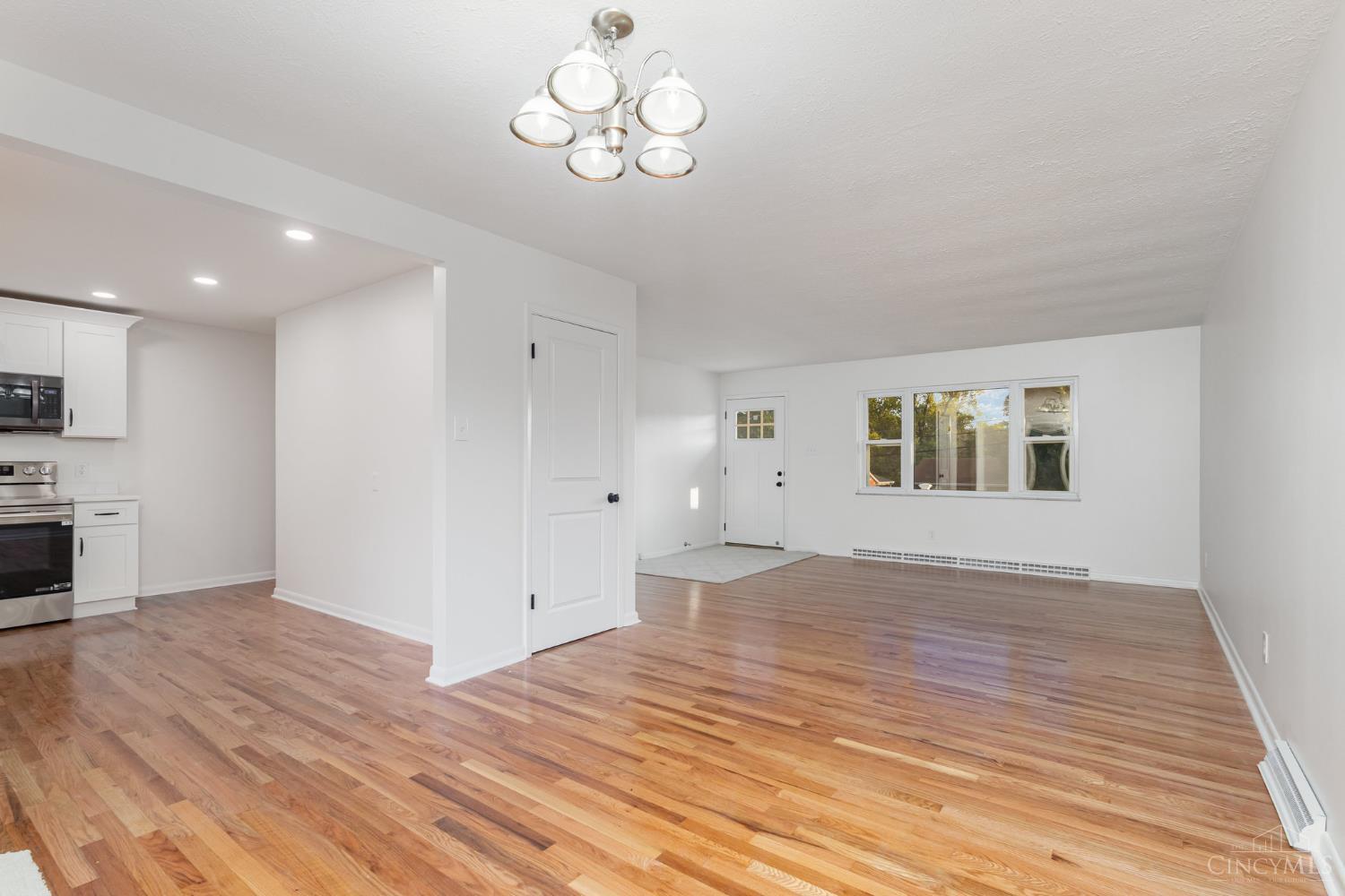 5768 Lawrence Road Cincinnati, OH 45248 - Photo 6 of 25