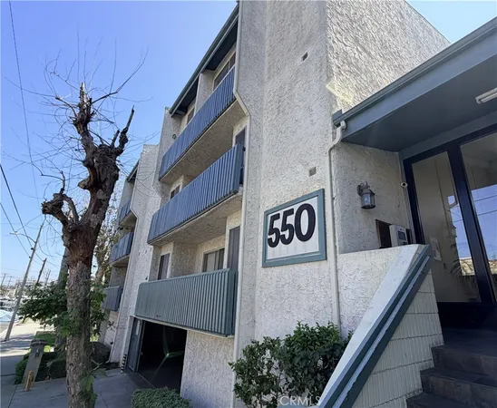 $1,950 | 550 West Regent Street, Unit 137, Inglewood, CA 90301