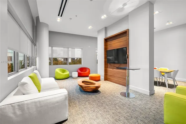 $589,000 | 1600 Southwest 1st Avenue, Unit 307, Miami, FL 33129