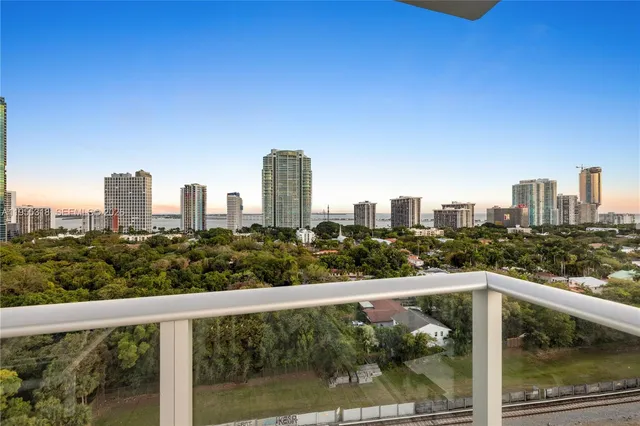 $589,000 | 1600 Southwest 1st Avenue, Unit 307, Miami, FL 33129