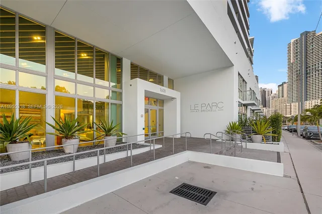 $589,000 | 1600 Southwest 1st Avenue, Unit 307, Miami, FL 33129