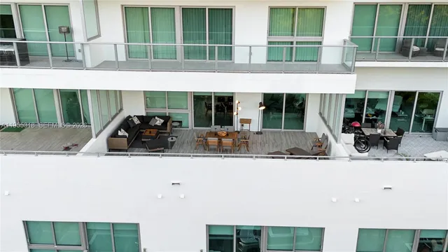 $589,000 | 1600 Southwest 1st Avenue, Unit 307, Miami, FL 33129