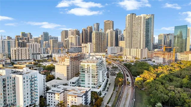 $589,000 | 1600 Southwest 1st Avenue, Unit 307, Miami, FL 33129