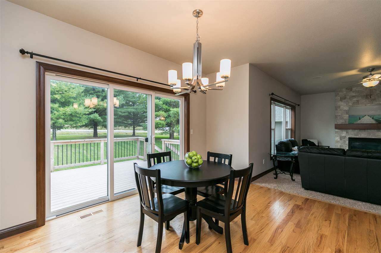 2913 Caspian Road Hiawatha, IA 52233 - Photo 11 of 49 Gallery Image 11