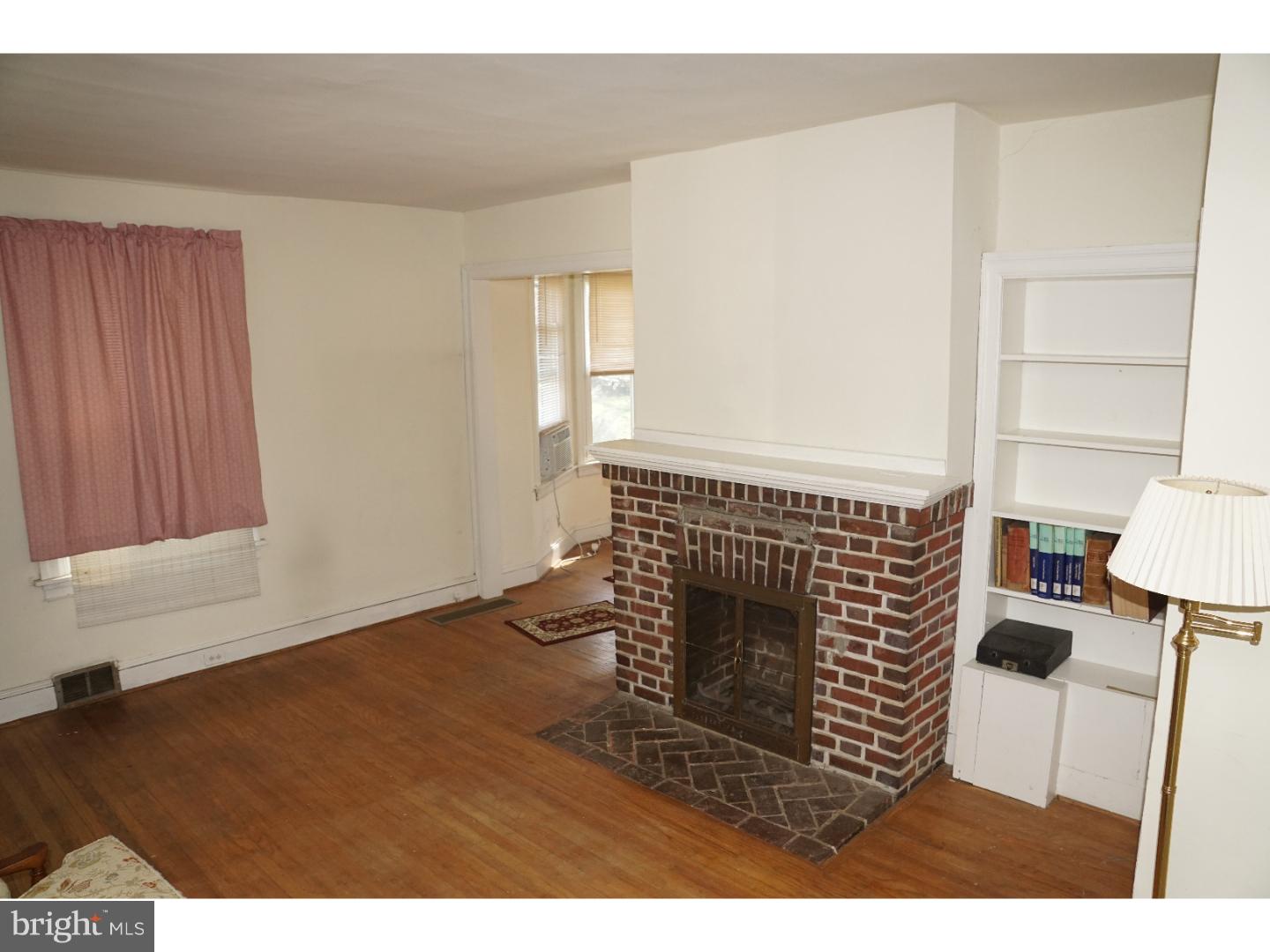 107 President Avenue Rutledge, PA 19070 - Photo 4 of 10 Living Room