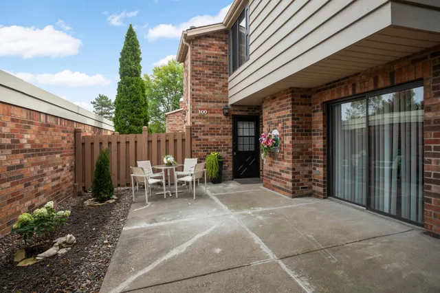 $285,000 | 3650 Gettysburg Avenue South, Unit 100, St. Louis Park, MN 55426