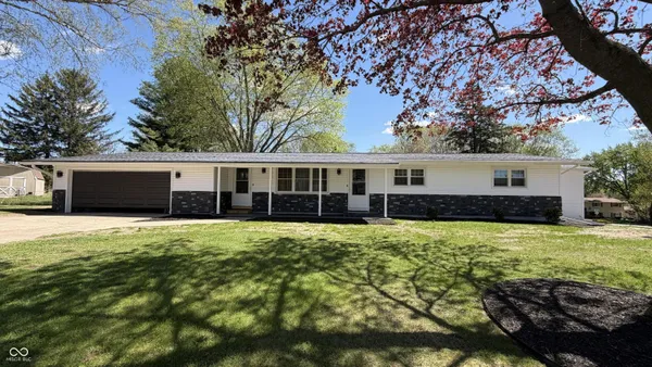 $449,000 | 1900 Hillcrest Avenue, Plymouth, IN 46563