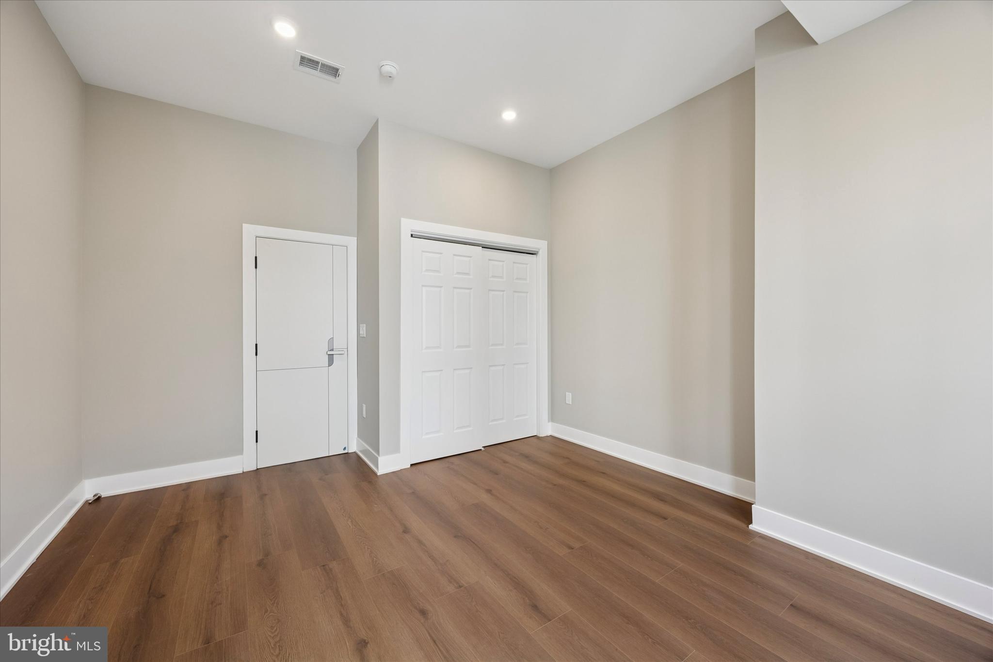 523 Gerritt Street Philadelphia, PA 19147 - Photo 19 of 35 wooden floor in an empty room