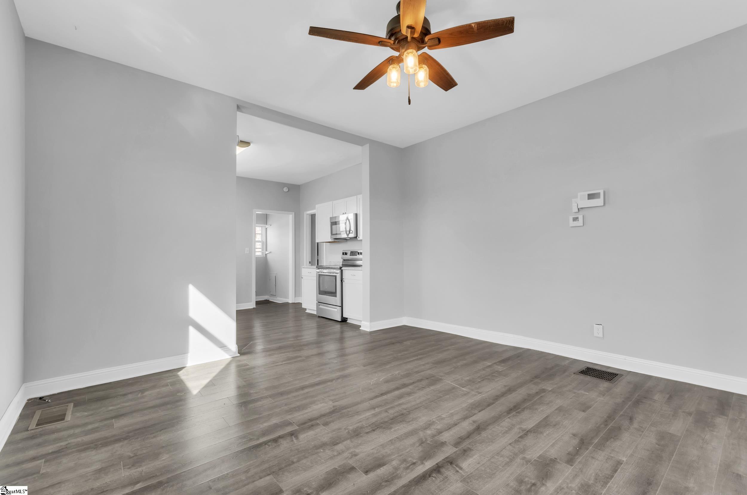 8240 2nd Street Boiling Springs, SC 29316 - Photo 5 of 24 Gallery Image 5