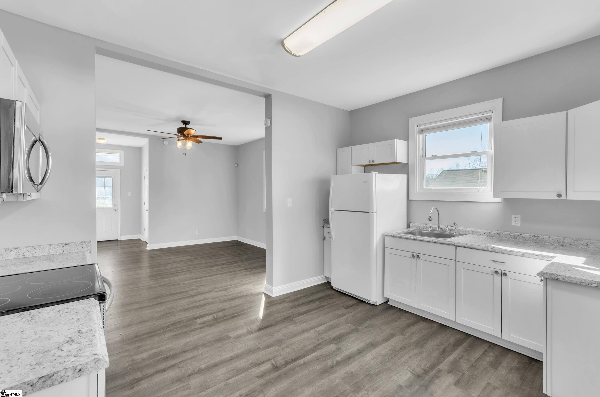 8240 2nd Street Boiling Springs, SC 29316 - Photo 8 of 24 Gallery Image 8