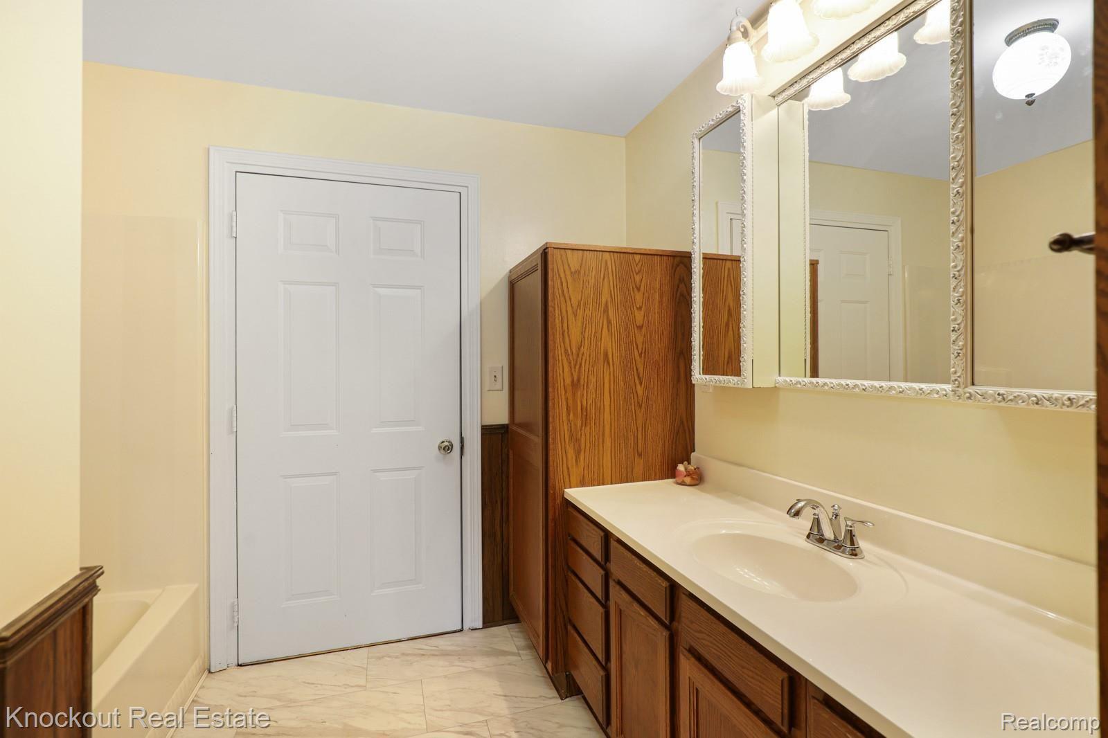 12074 Birch Run Road Birch Run, MI 48415 - Photo 24 of 63 12074 Birch Run Rd 9 1 21-24.jpg