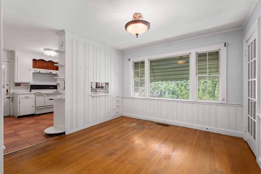 3 Pall Mall Walpole, MA 02032 - Photo 11 of 42