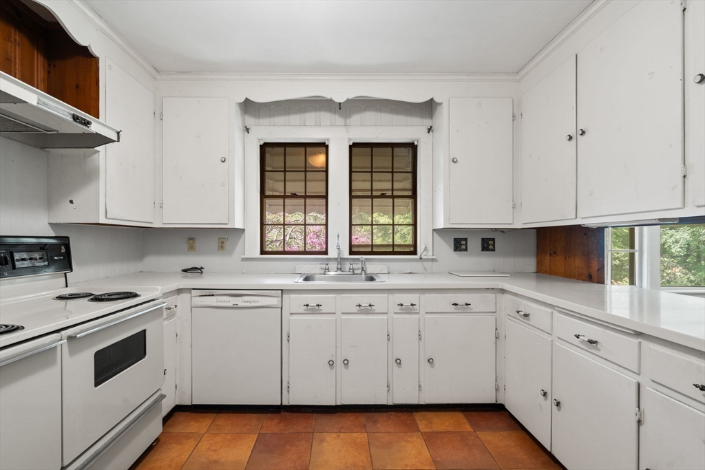 3 Pall Mall Walpole, MA 02032 - Photo 16 of 42