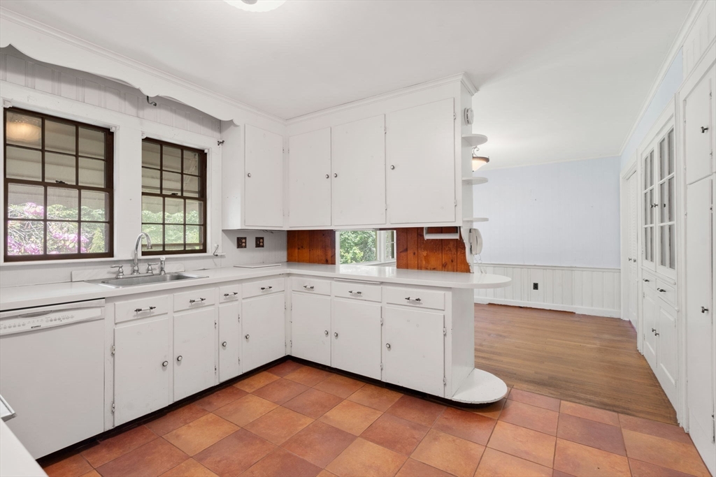 3 Pall Mall Walpole, MA 02032 - Photo 17 of 42