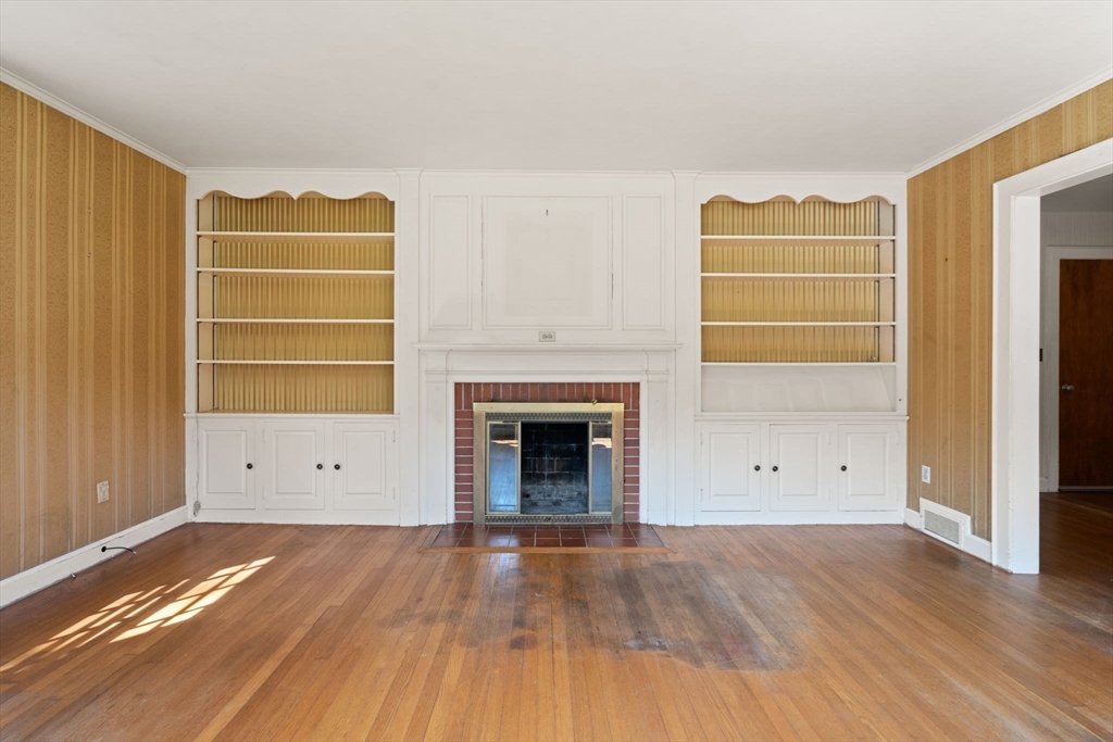 3 Pall Mall Walpole, MA 02032 - Photo 8 of 42