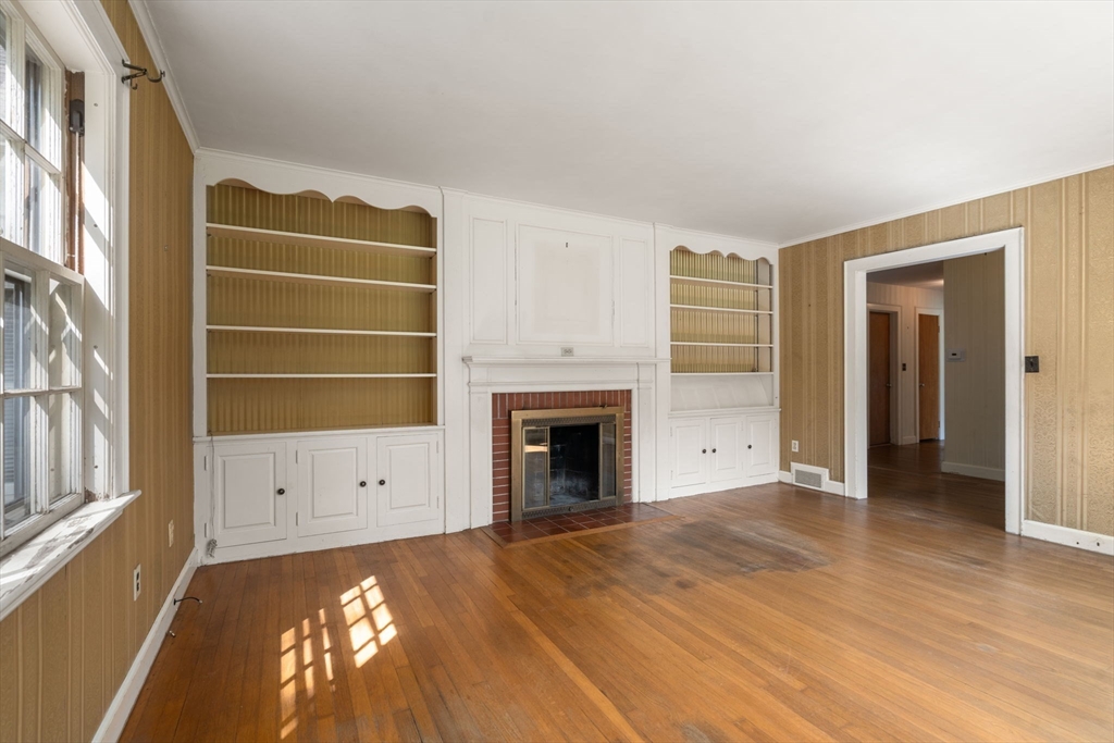 3 Pall Mall Walpole, MA 02032 - Photo 9 of 42