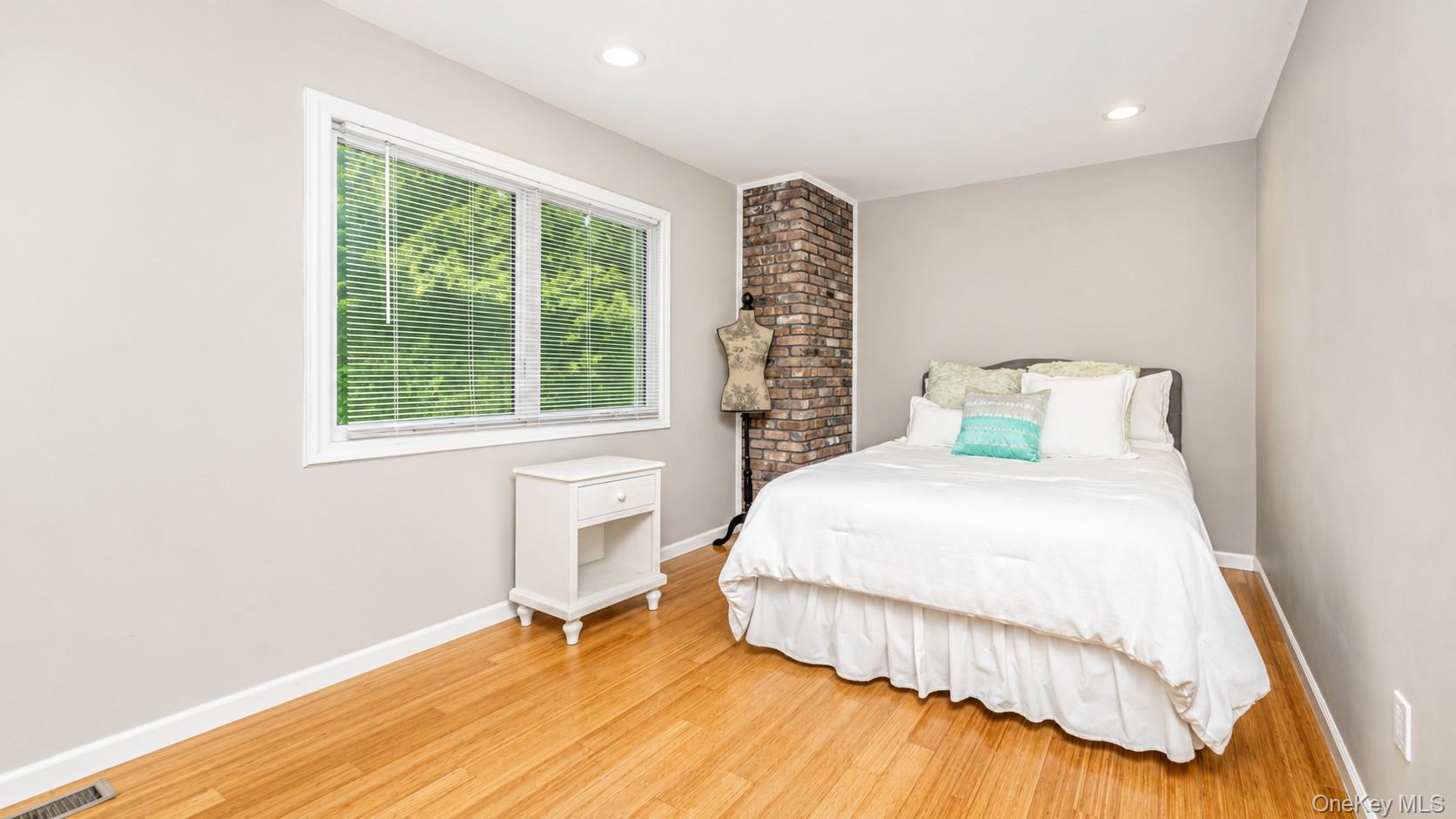 9 Huckleberry Lane East Setauket, NY 11733 - Photo 24 of 33