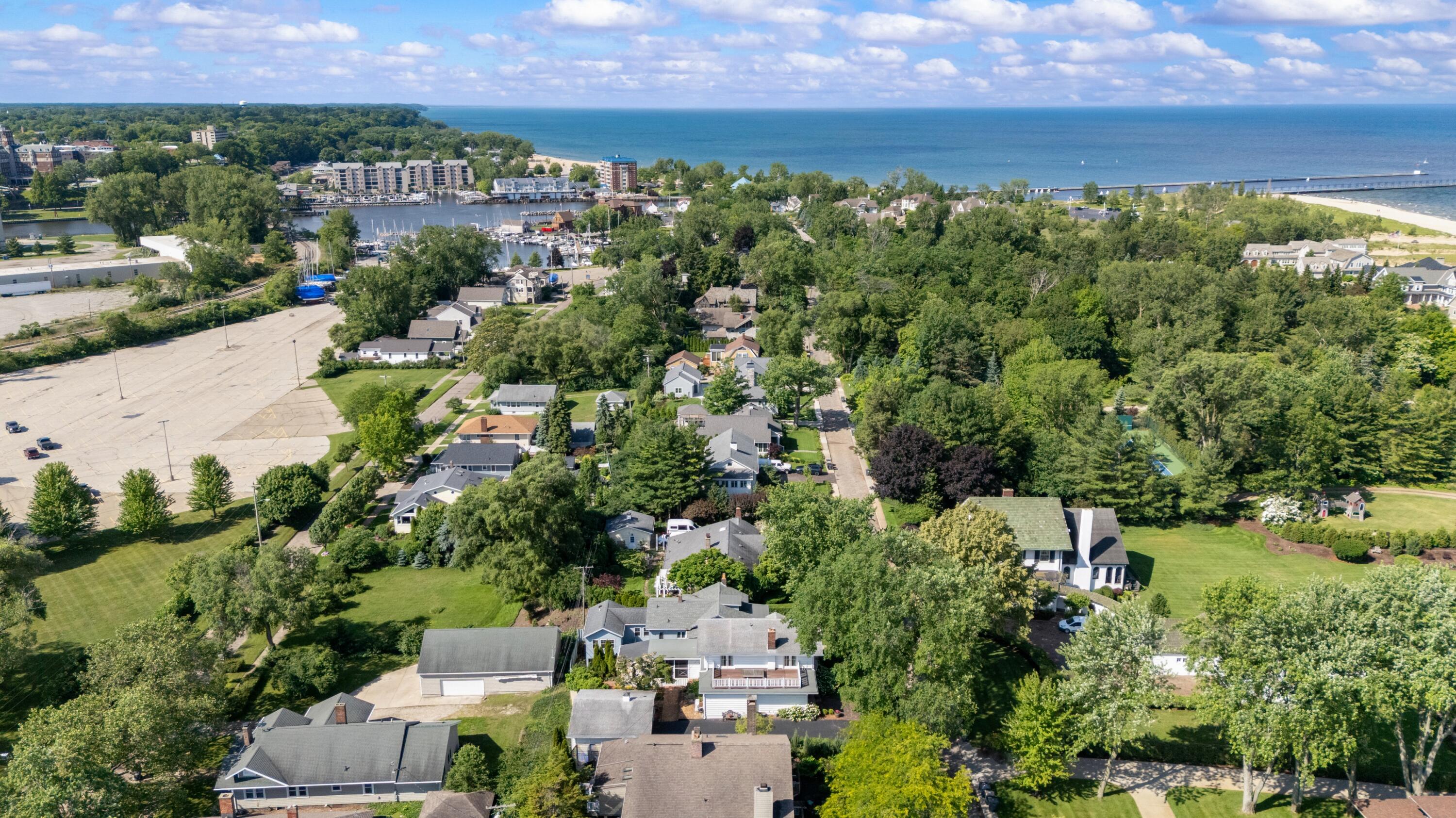 347 Ridgeway Street St. Joseph, MI 49085 - Photo 4 of 44 view of lake
