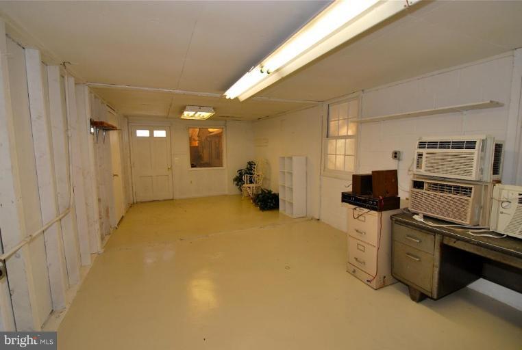 19289 Gleedsville Road Leesburg, VA 20175 - Photo 17 of 29 Workshop