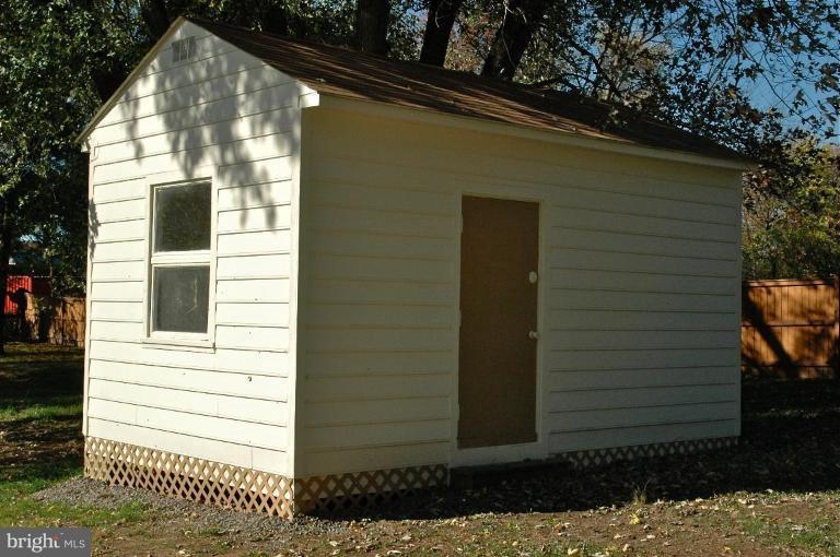 19289 Gleedsville Road Leesburg, VA 20175 - Photo 26 of 29 Outbuilding