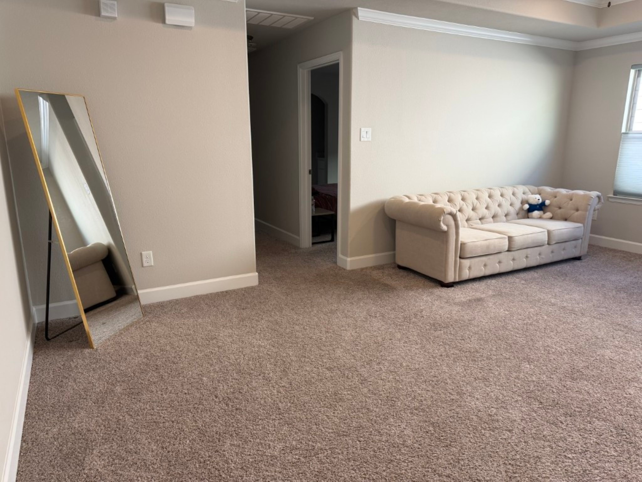4610 Center Street Houston, TX 77007 - Photo 24 of 36 a living room with furniture and a couch