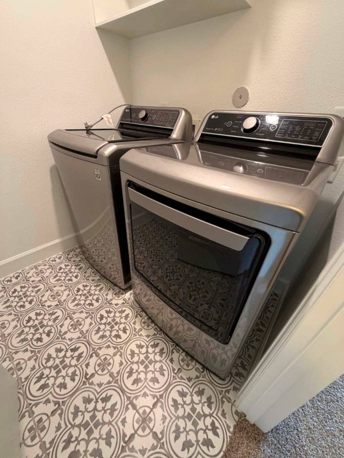 4610 Center Street Houston, TX 77007 - Photo 28 of 36 a close view of stove top oven
