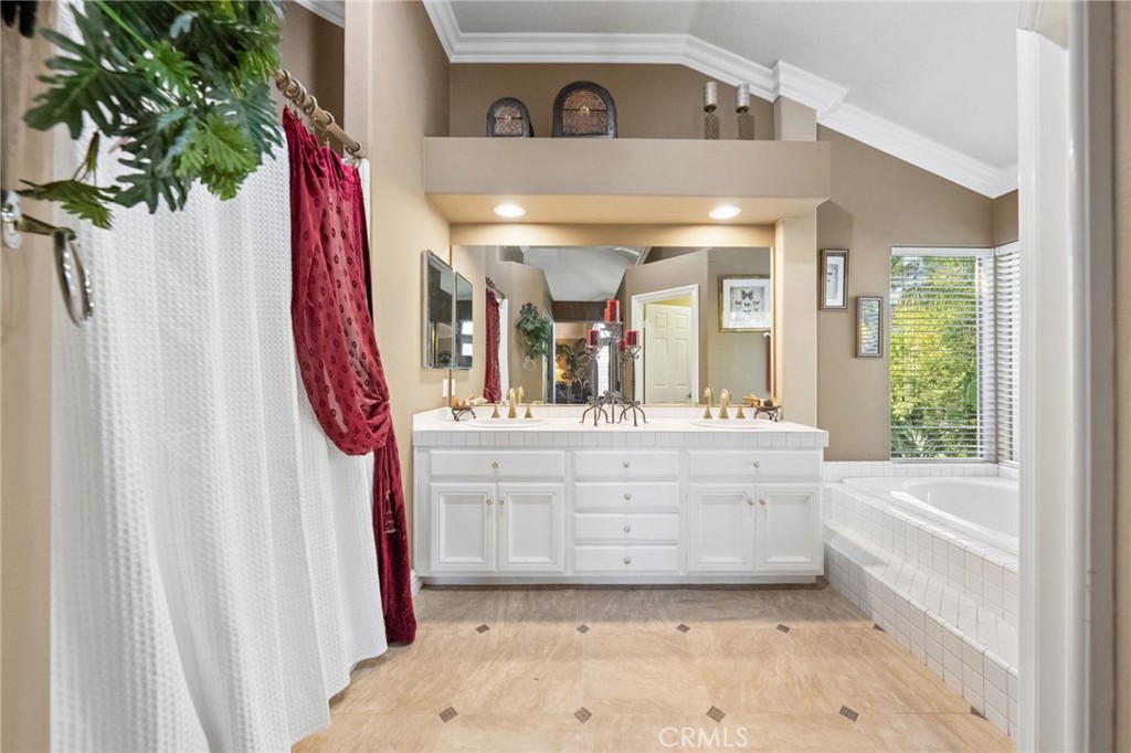 41776 Vía Balderama Temecula, CA 92592 - Photo 39 of 69