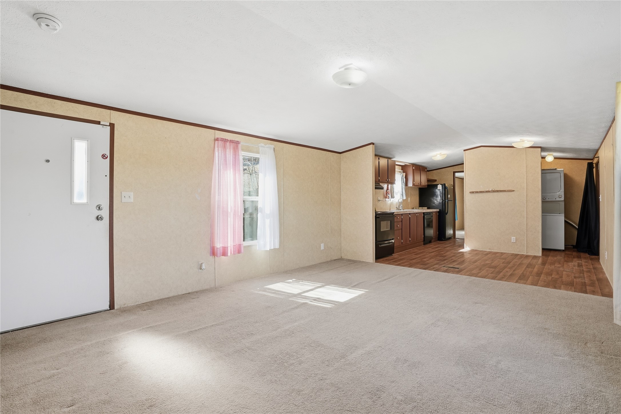 801 Genoa Red Bluff Road Pasadena, TX 77504 - Photo 15 of 32 Family room