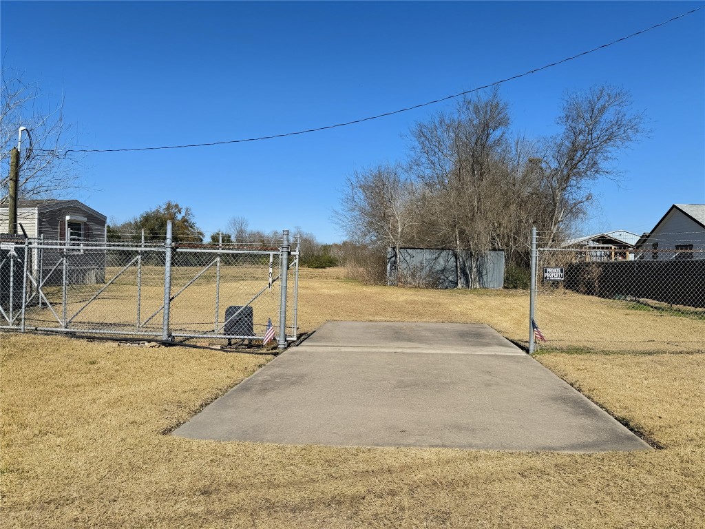 801 Genoa Red Bluff Road Pasadena, TX 77504 - Photo 8 of 33 a view of a basketball court