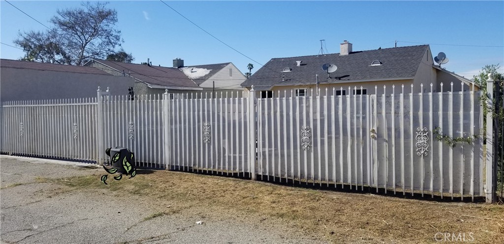 508 West Laurel Street Compton, CA 90220 - Photo 4 of 5