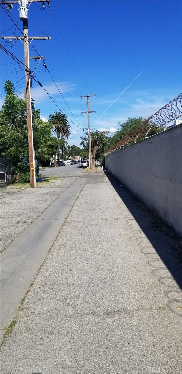 508 West Laurel Street Compton, CA 90220 - Photo 5 of 5