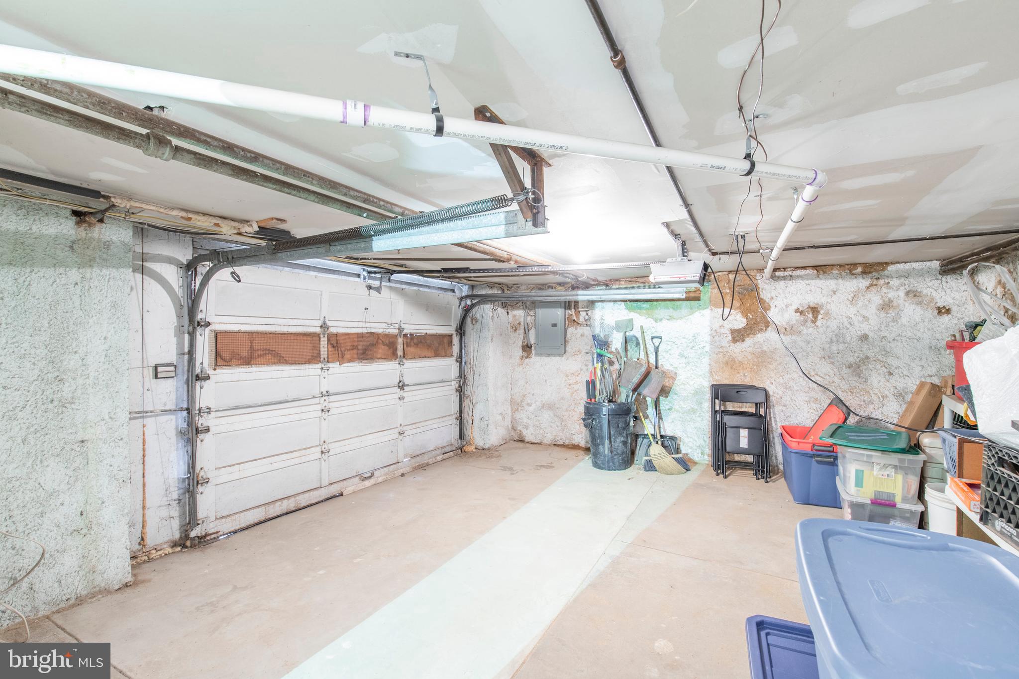 299 Sanford Road Upper Darby, PA 19082 - Photo 27 of 35 Garage
