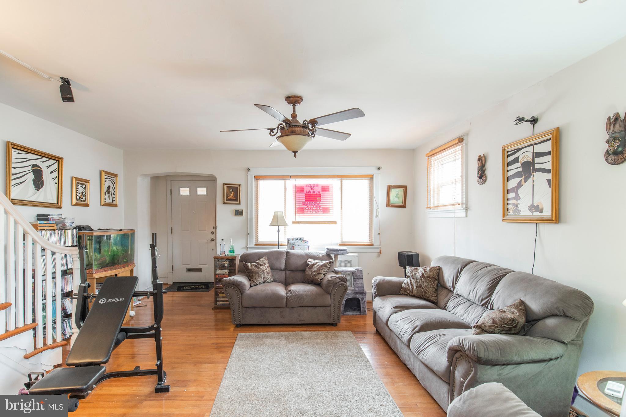 299 Sanford Road Upper Darby, PA 19082 - Photo 5 of 35 Plenty Of Space