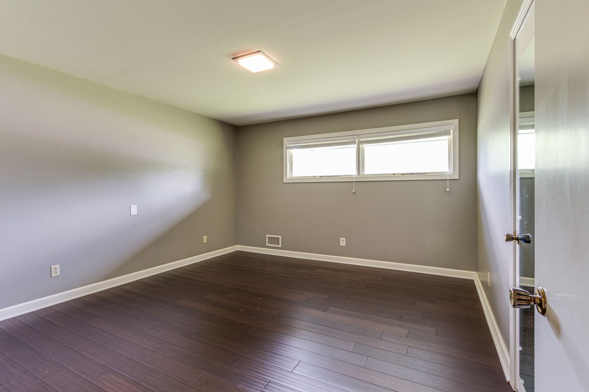 802 North Rutherford Boulevard Murfreesboro, TN 37130 - Photo 16 of 24 Gallery Image 16