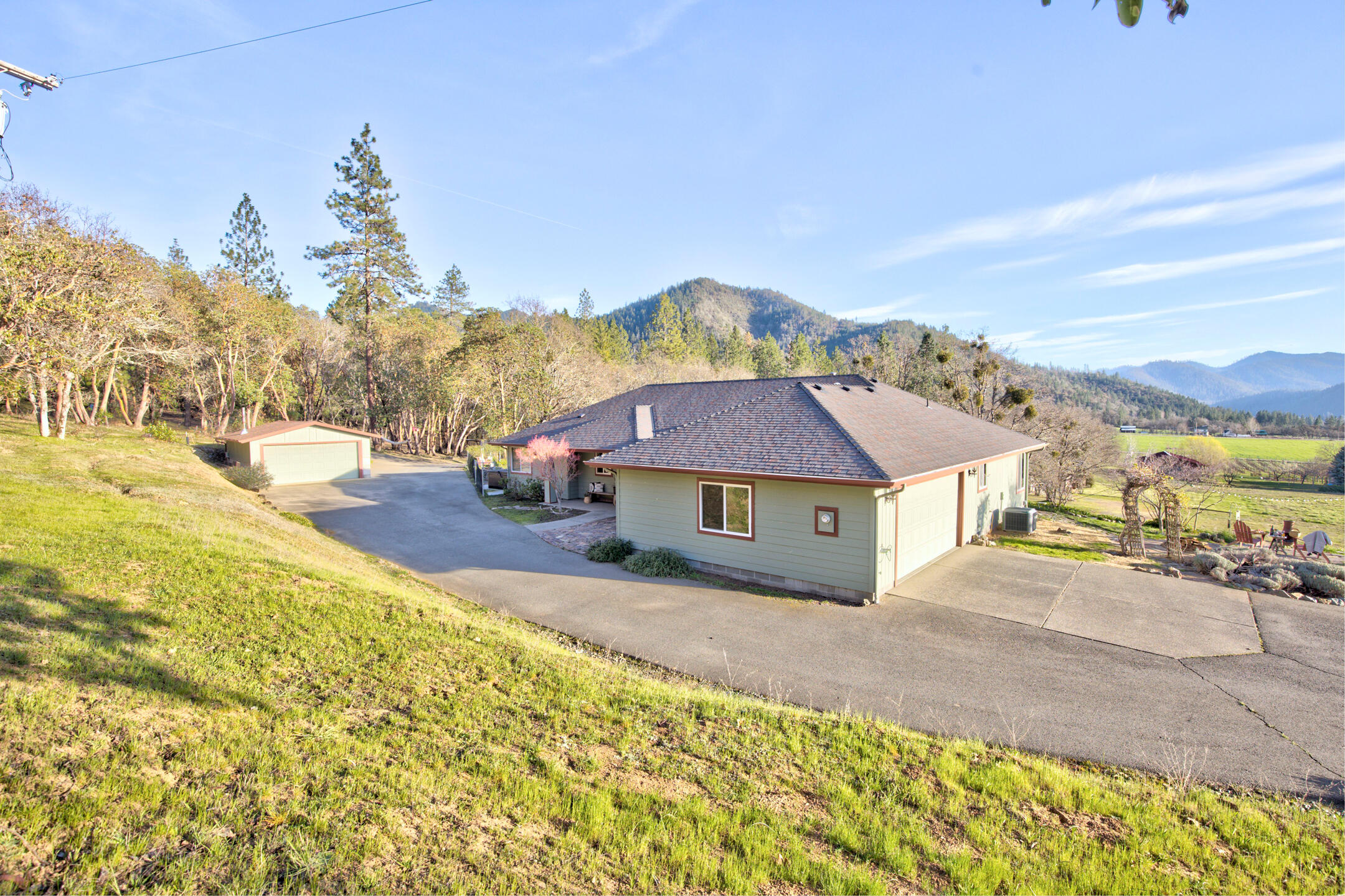 1440 Kubli Road Grants Pass, OR 97527 - Photo 54 of 56 a view of a houses with a big yard