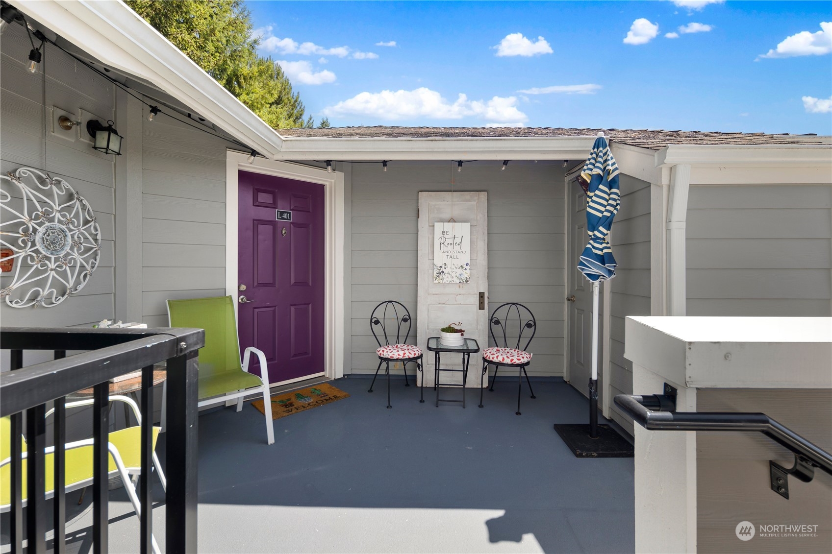 3914 243rd Place Southeast, Unit L401 Bothell, WA 98021 - Photo 2 of 25 a living room with furniture